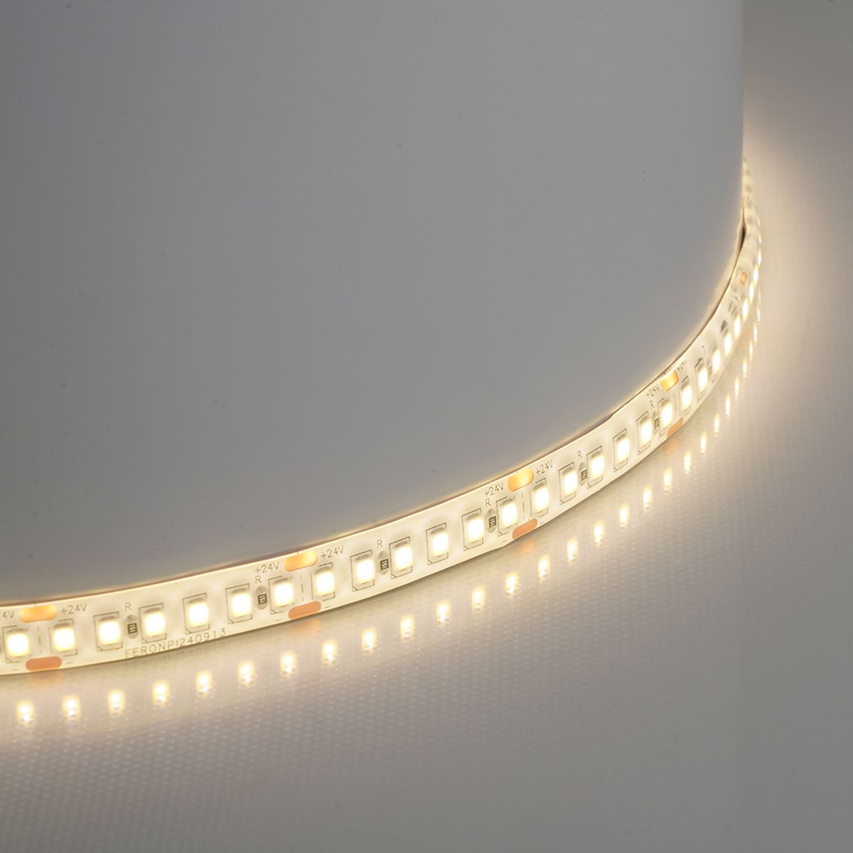 фото светодиодная лента feron ls512 16w/m 180led/m 2835smd 4000к 5m 51826 | 220svet.ru